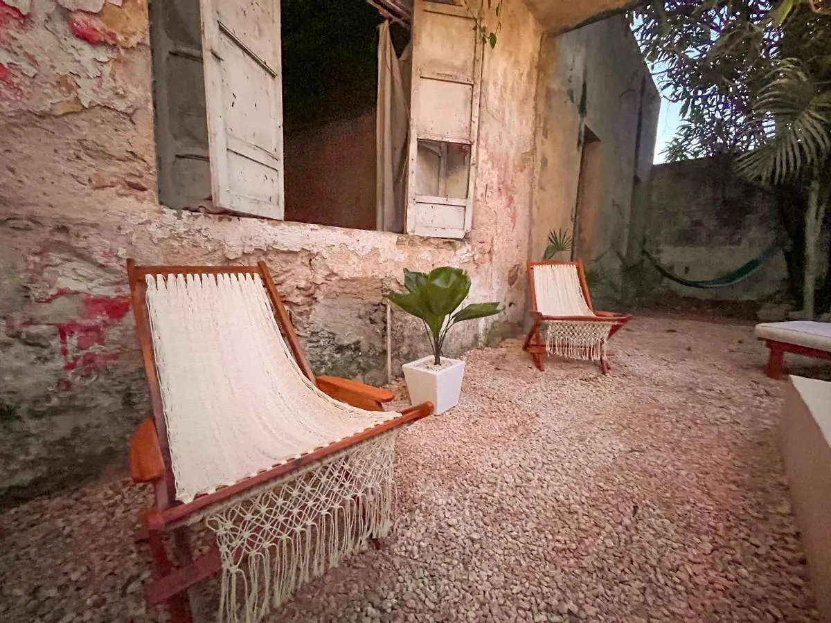 Vakantiehuis Unique Mystic Pool Yard Only 3 Blocks Main Sq Villa Mérida Mexico